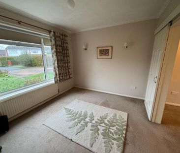 4 bedroom semi-detached house to rent - Photo 5