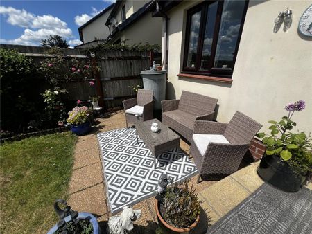 3 bedroom detached house to rent - Photo 4