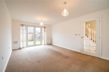 4 bedroom semi-detached house to rent - Photo 2