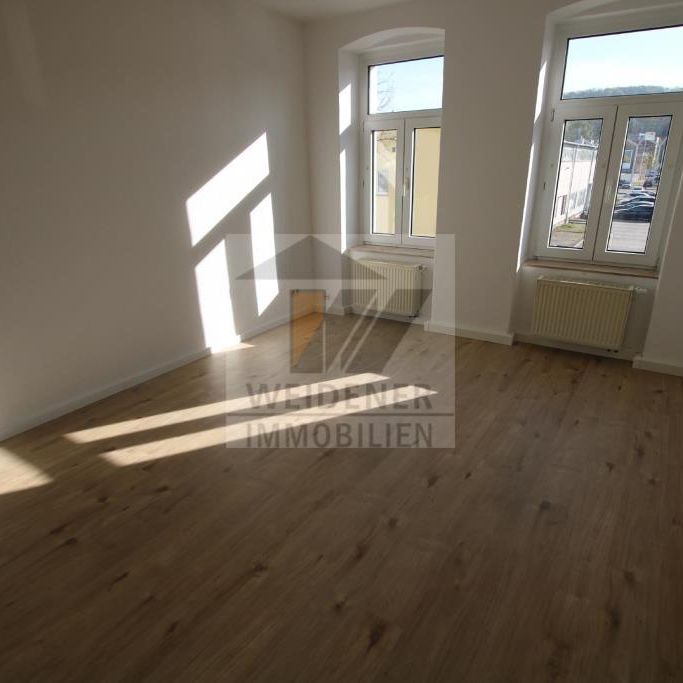 Sie suchen etwas Modernes? 2-Raum Wohnung mit neuer Einbauküche und neuem Boden! - Photo 1