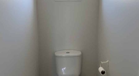 Sunny, Quiet, and Cozy House for Rent! - Photo 5