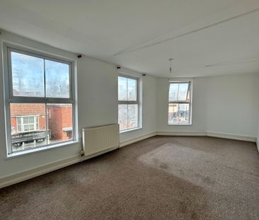 3 bedroom end of terrace to rent West Street, Fareham - Photo 2