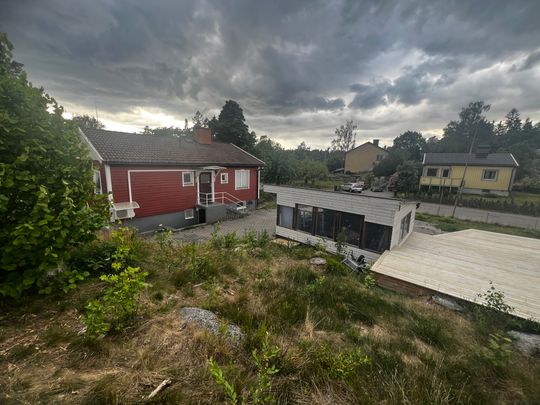 Kyrkvärdsvägen, Tumba - Photo 1