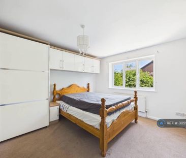 4 bedroom detached house to rent - Photo 6