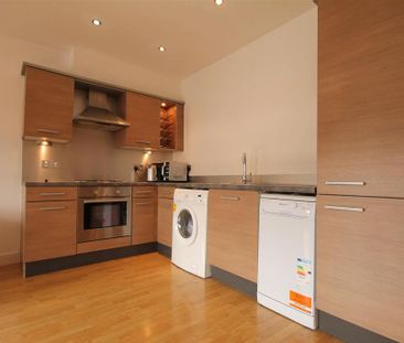 3 bedroom apartment to rent - Photo 6