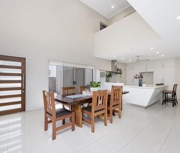 12 Havana Street, Rowes Bay - Photo 3