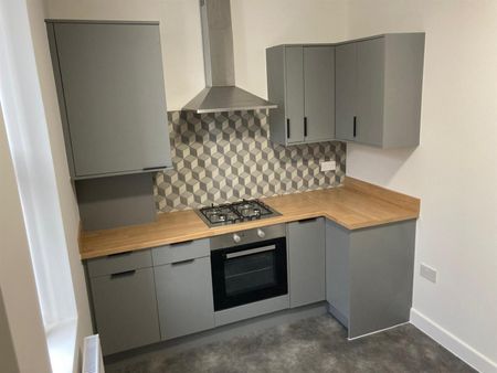 2 bed terraced house to rent in Grange Street, Burnley, BB11 - Photo 2