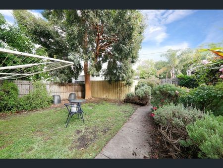 3/32 Vautier Street, Elwood VIC 3184 - Photo 4