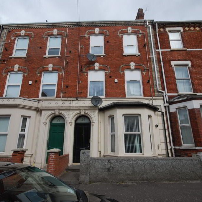 Flat 1, 24 Cromwell Road, BT7, Belfast - Photo 1