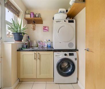 Pendenza, Stoke Road, KT11 - Photo 1