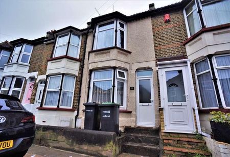 Springhead Road, Northfleet, Gravesend, Kent, DA11 - Photo 2