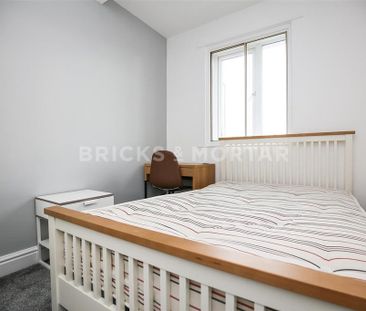 3 bedroom apartment to rent - Photo 4