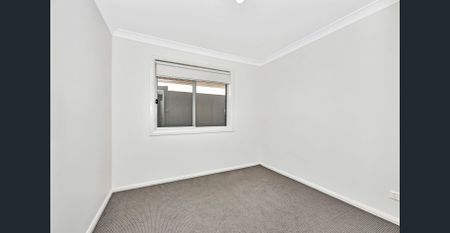 Low maintenance living in Katherine's Landing Estate - Photo 2