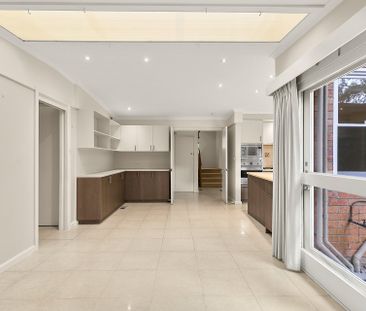 23 Fuchsia Street, Blackburn - Photo 2