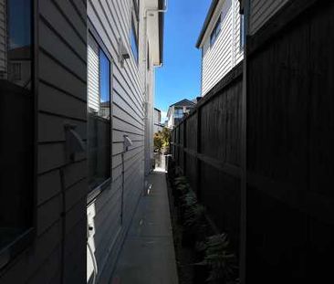 2 bed water gas internet parking incl - Photo 5