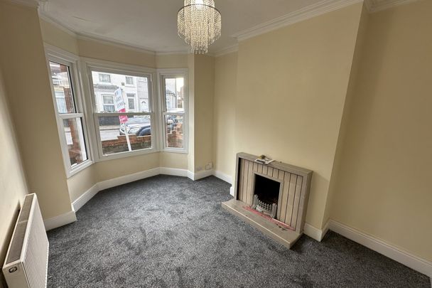 Avenue Road, Gorleston, Great Yarmouth - Photo 1