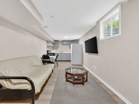 For Lease - 1895 Applewood Avenue Unit# Basement, Innisfil, Ontario - Photo 3