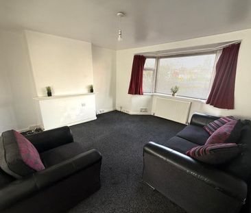 3 Bedroom Semi Detached Available Arranging tenancy - Photo 2