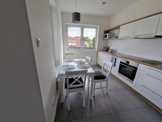 Dwupoziomowe 77 m² z miejscem parkingowym - Zdjęcie 1