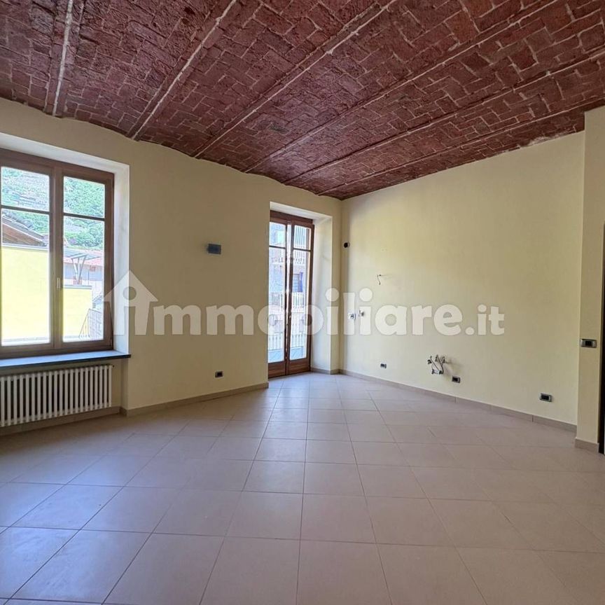 Trilocale via Duca d'Aosta, Centro, Verrès - Photo 1