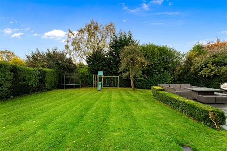 5 bedroom semi-detached house to rent - Photo 4