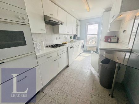 3 bedroom apartment to rent - Photo 3
