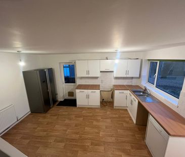 3 Bed Semi-Detached House, Tickleford Drive, SO19 - Photo 6