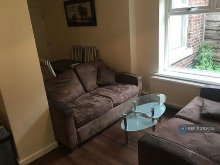 5 bedroom semi-detached house to rent - Photo 5