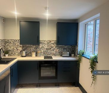 1 bedroom in a house share to rent - Photo 1