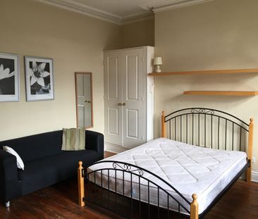 Studio Flat, Regent Park Terrace, LS6 - Photo 2