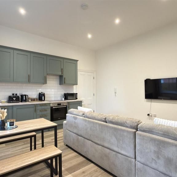 1 bedroom ground floor flat to rent - Photo 1