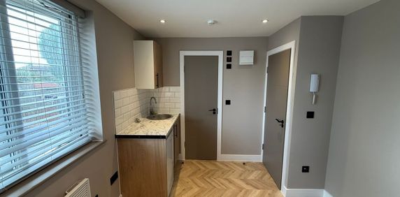 Studio Flat, Whitefriars Avenue, HA3 - Photo 2