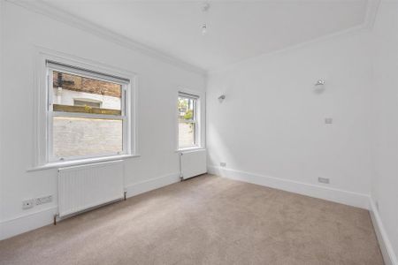 3 bedroom flat to rent - Photo 3
