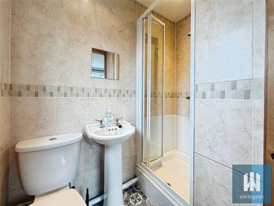 8 bedroom semi-detached house to rent - Photo 1