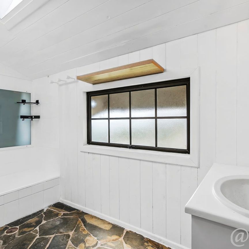 9 Kerr Street, Meikleville Hill, Qld 4703 - Photo 1