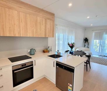 Modern Townhouse! - Photo 1