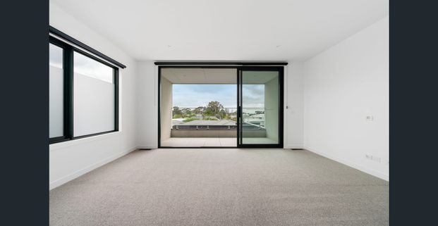 28A Carnoustie Grove, Mornington, Vic 3931 - Photo 1