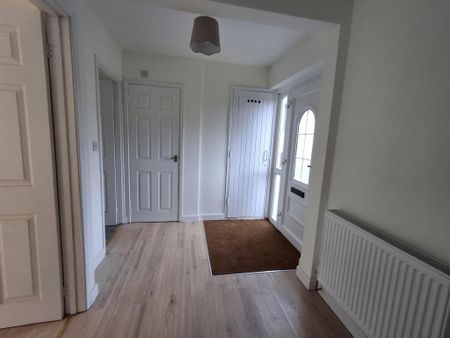 3 bedroom terraced house to rent - Photo 3
