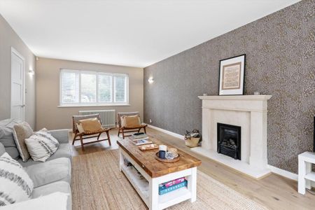 4 bedroom detached house to rent - Photo 2