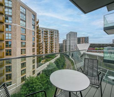 3 bedroom flat to rent - Photo 4