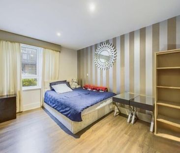 3 bedroom flat to rent - Photo 5