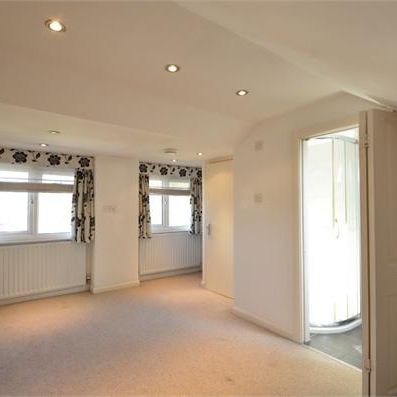 4 bedroom semi-detached house to rent - Photo 1
