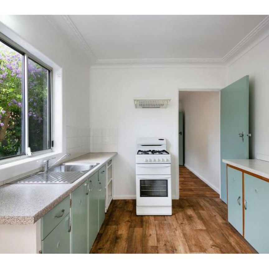 2 / 6 South Street, Wollongong, NSW 2500 - Photo 1