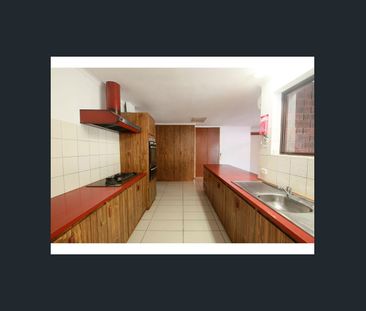 GREAT LOCATION - PERIODIC LEASE ONLY!! -Inspection by appointment only - Photo 6