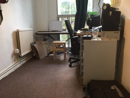 2 bedroom ground floor maisonette to rent - Photo 3