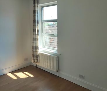 2 Bed Terraced House, Bristol, BS4 - Photo 6