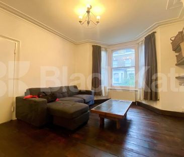Larger than average ground floor Georgian Conversion - Photo 2
