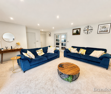 4 bedroom detached house to rent - Photo 2