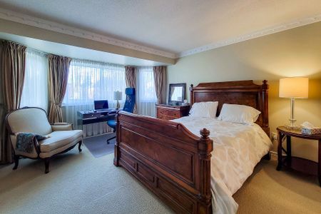 For Lease - 2427 Erin Centre Boulevard, Mississauga, Ontario - Photo 2