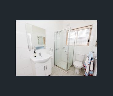 MORDIALLOC BAYSIDE & VILLAGE LIFESTYLE! - Photo 3